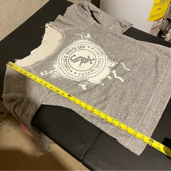 Chicago White Sox Hoodie Women’s Size Large L 5th & Ocean MLB Grey Off Shoulder - Picture 7 of 7